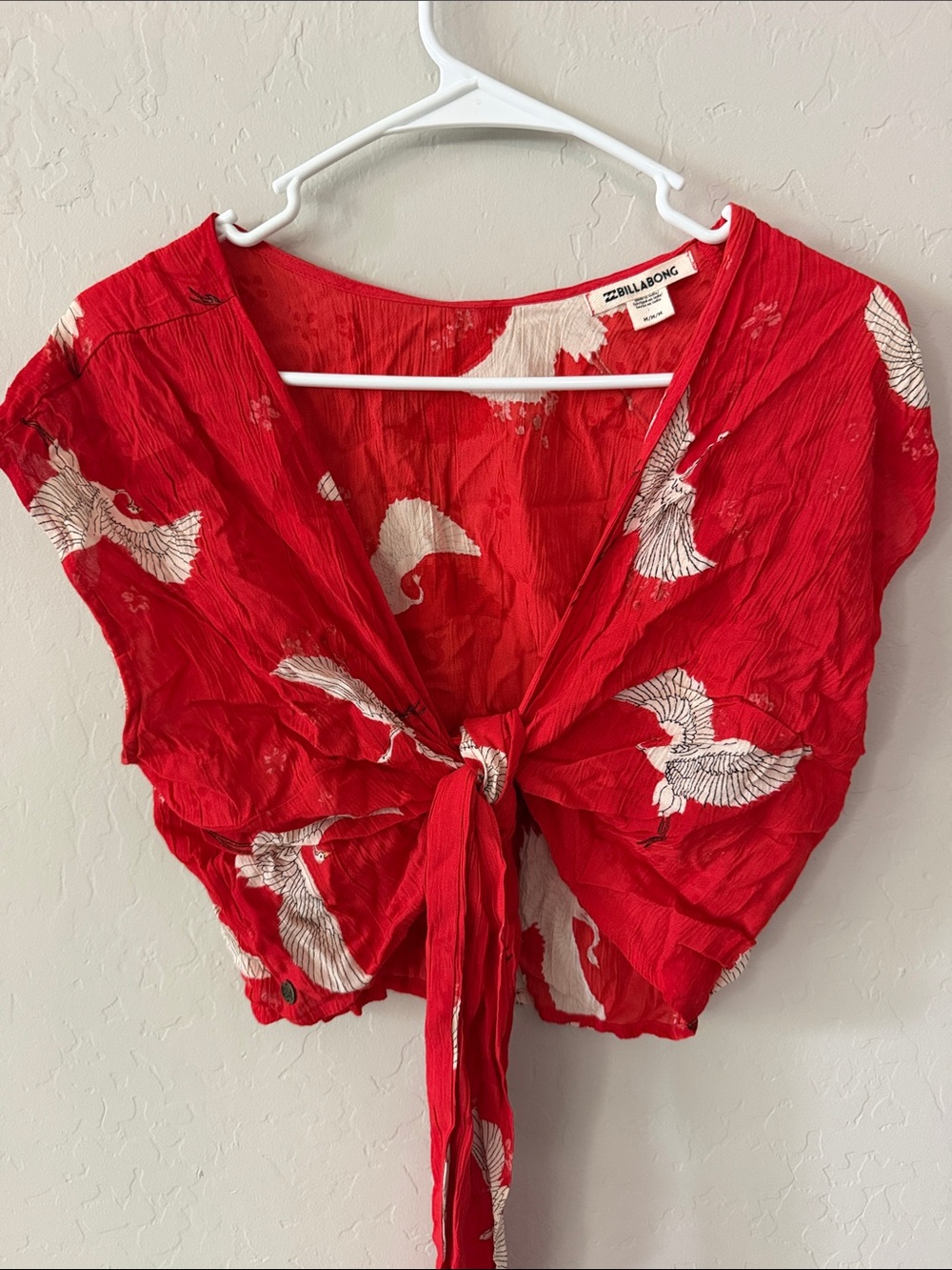 Billabong Red Tie-Front Crane Print Crop Top